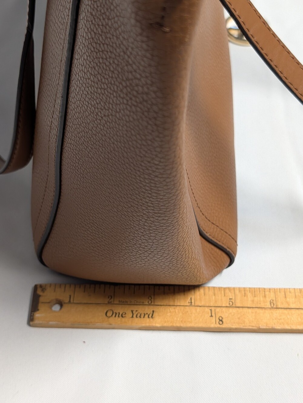 MICHAEL KORS Tan Leather Tote Bag with Signature Logo Charm - Picture 14 of 16